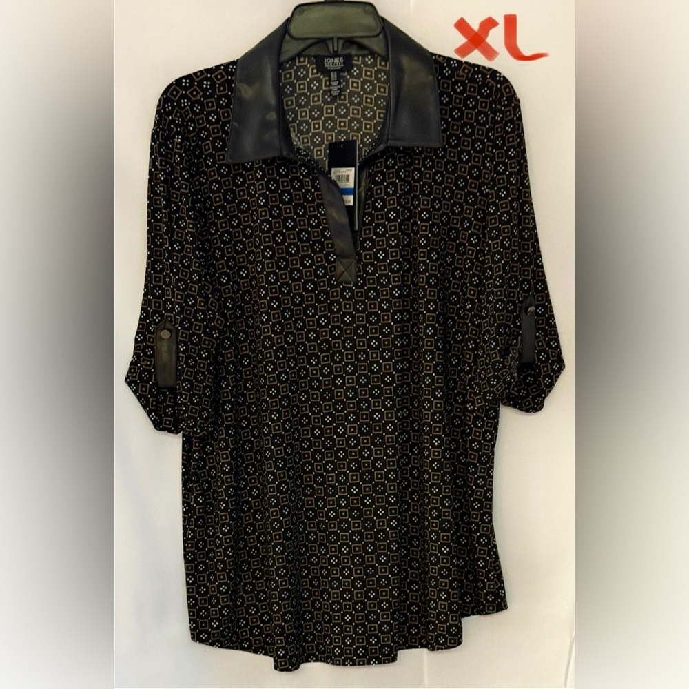 Jones New York Black and Gold Patterned Top